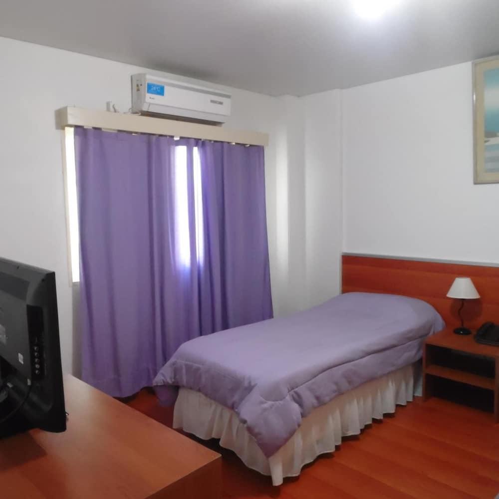 Hotel Adrazi Internacional