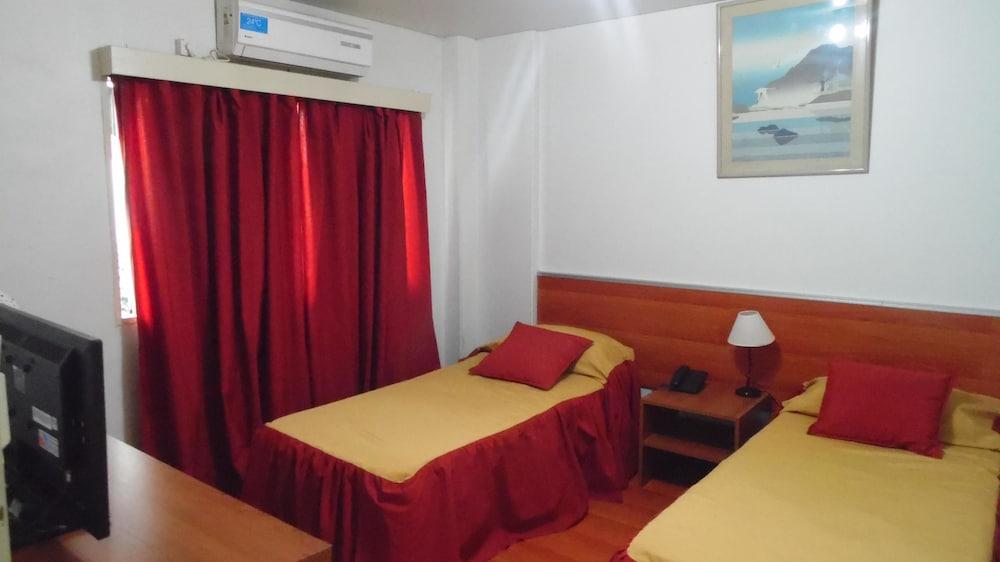 Hotel Adrazi Internacional 3*
