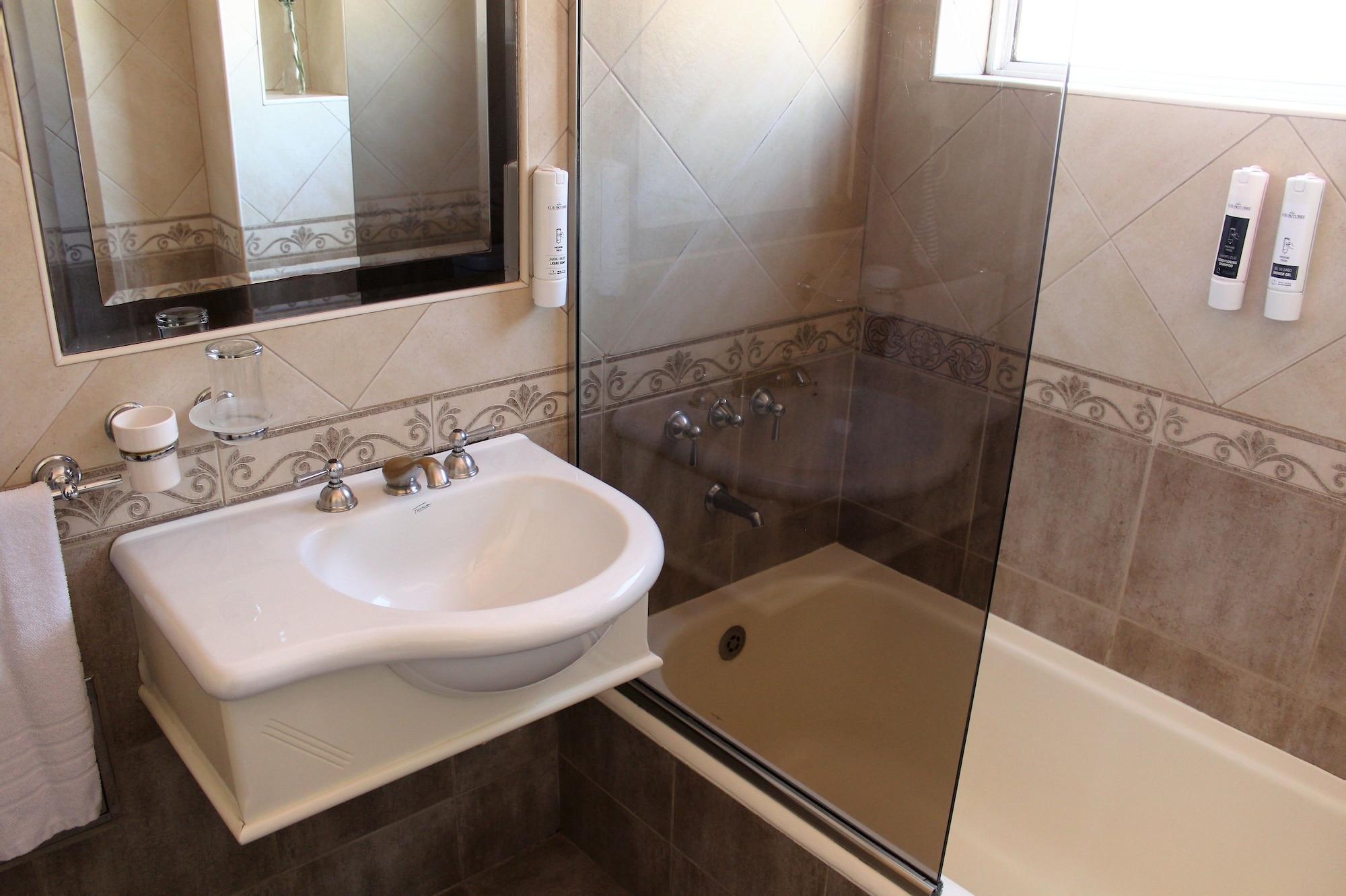 Hotel 8 De Octubre 3*