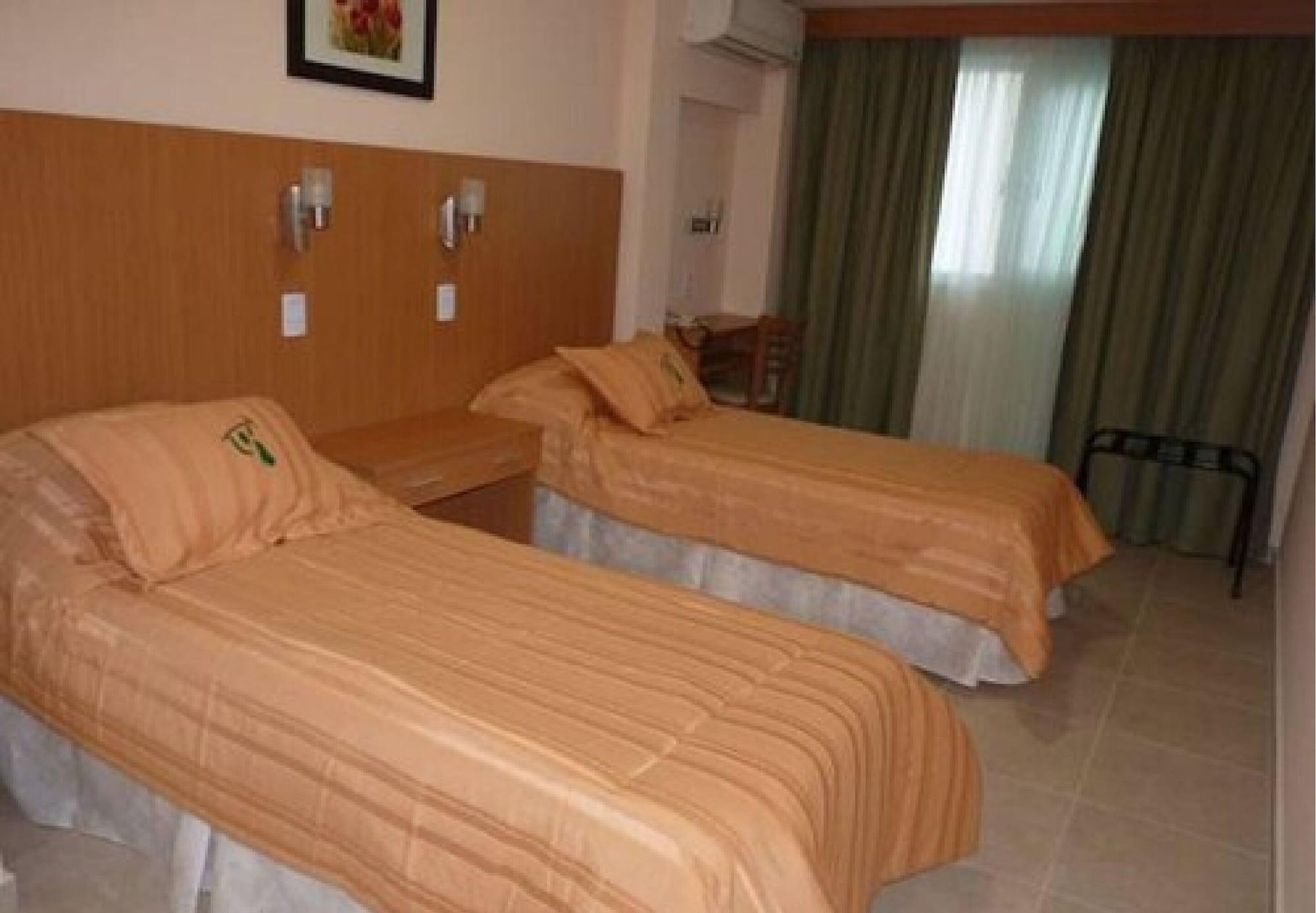 Hotel Osam