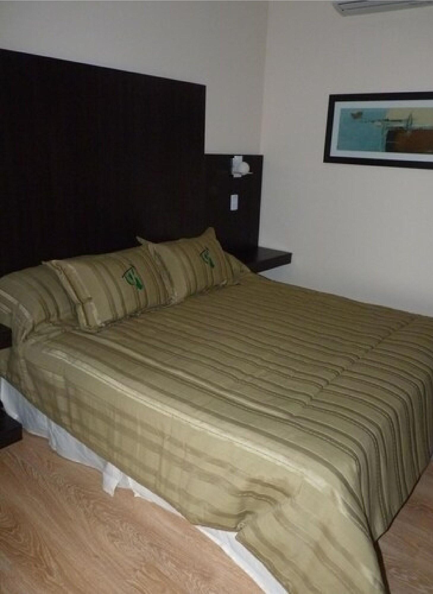 Osam Hotel 3*