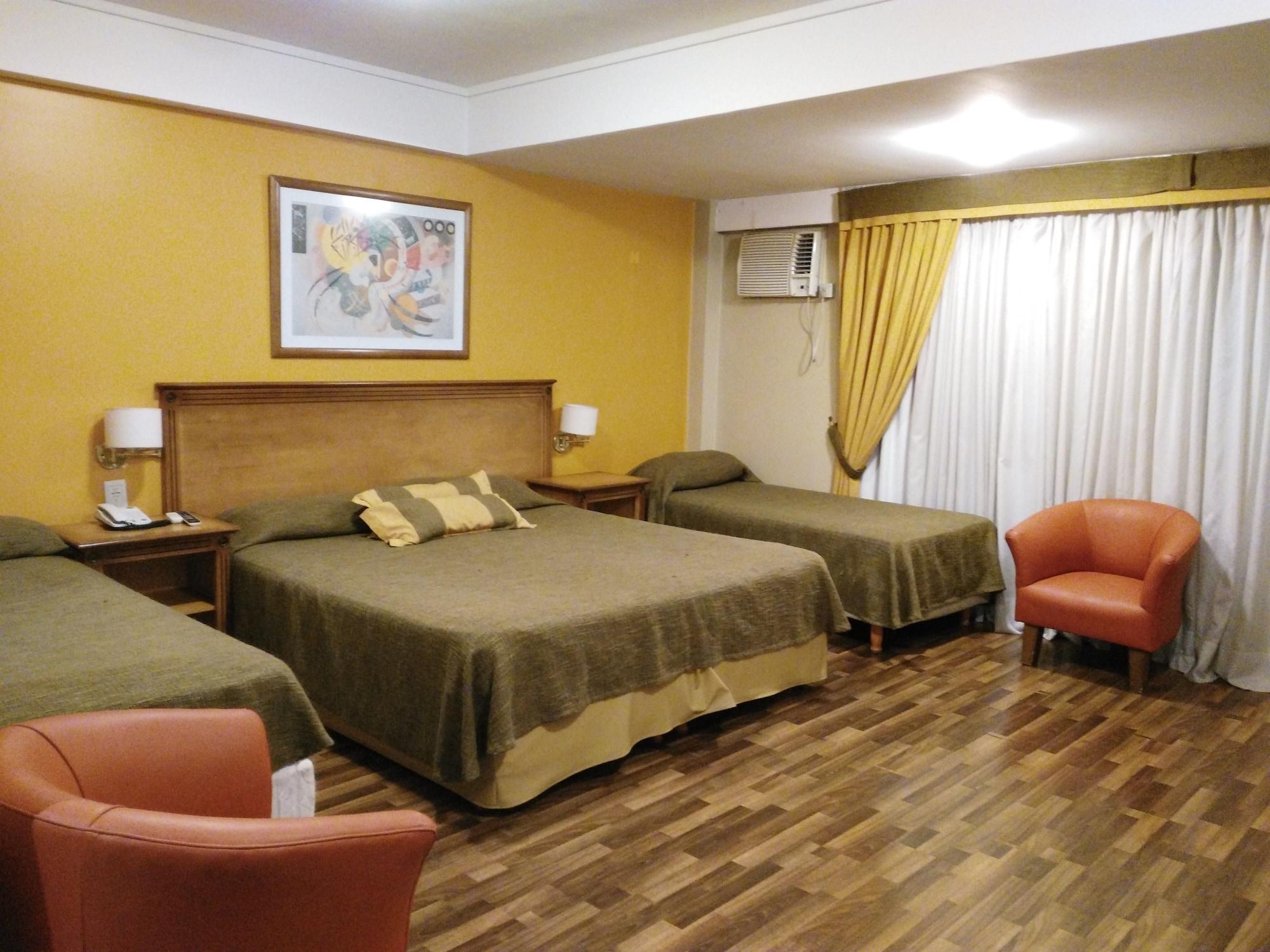 Hotel Tritone