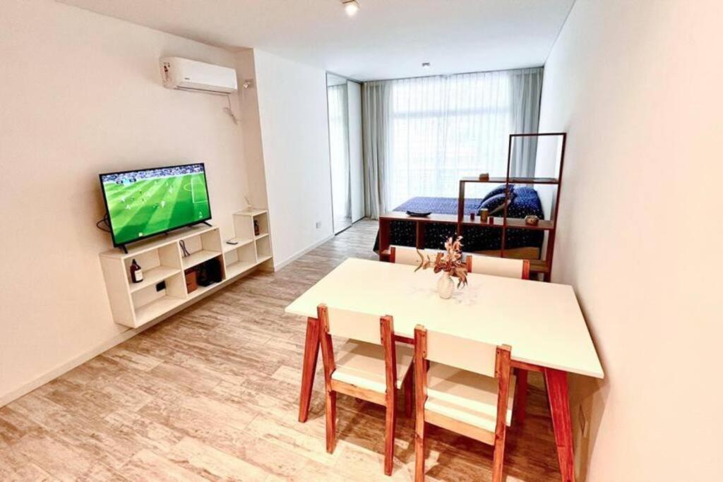 Apartamento Moderno Estudio, Amplio Y Luminoso - Zona Abasto. Ciudad Autónoma de Buenos Aires