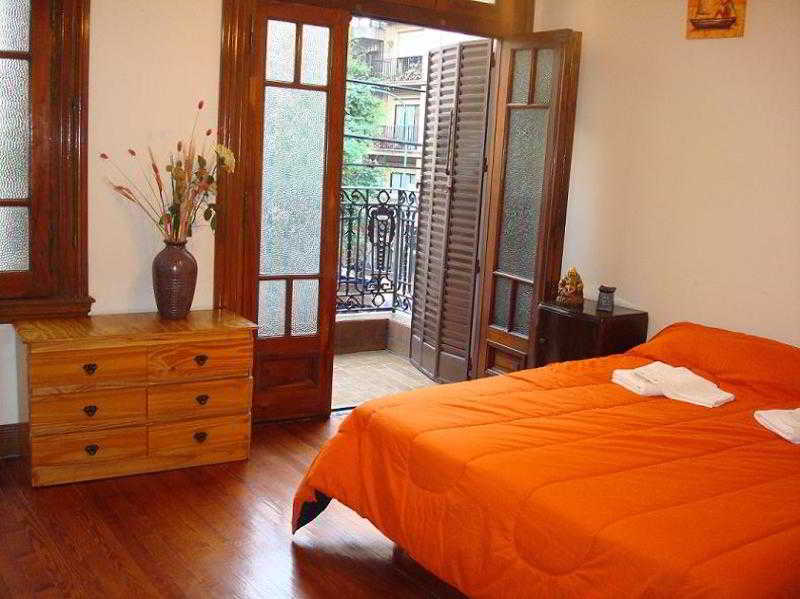 Petit Recoleta Hostal