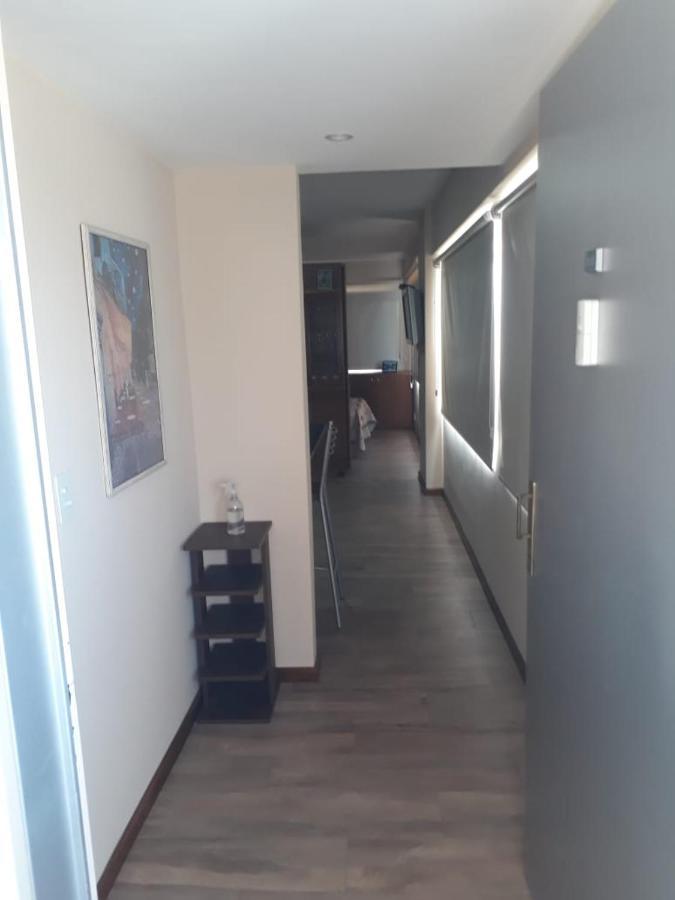4 Ventanales Sobre La Avenida Corrientes Apartamento