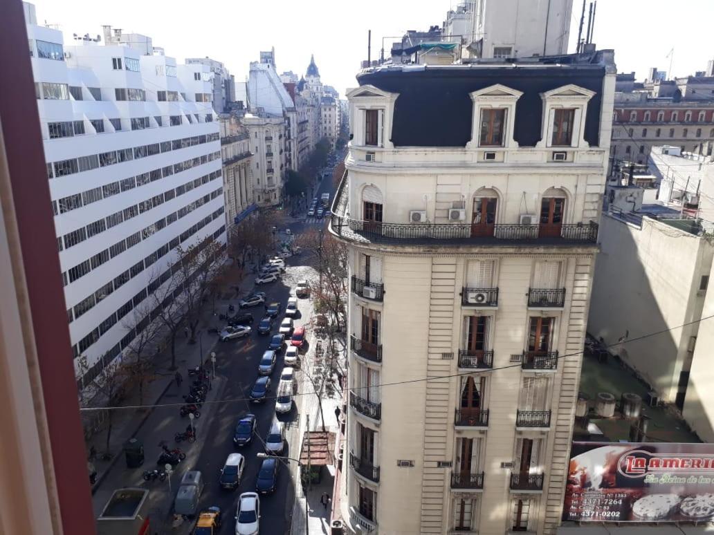 4 Ventanales Sobre La Avenida Corrientes