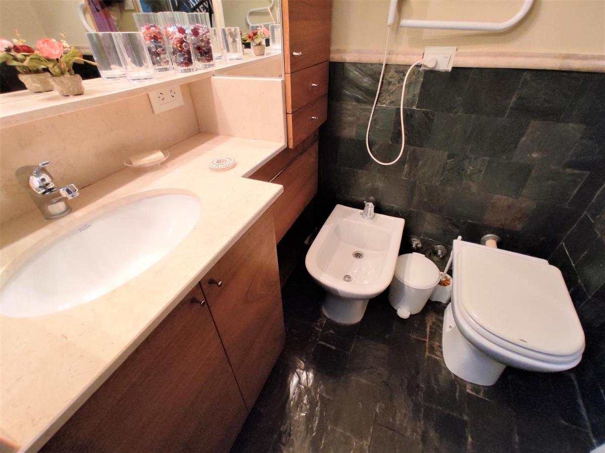 Apartamento Amplio Departamento 2 En El Centro Con Balcon