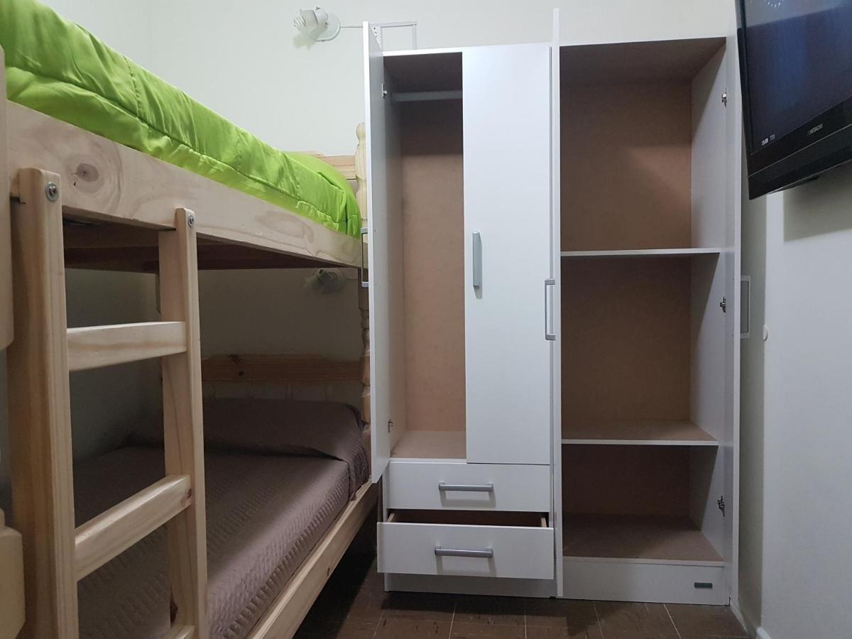Habitación Con Baño Privado Un Piso Por Escalera *