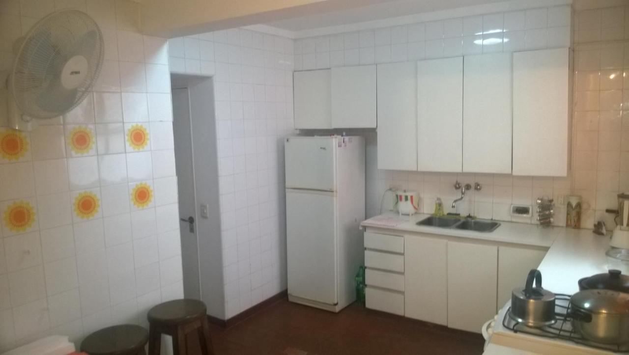 Habitación en casa particular Habitación Con Baño Privado Un Piso Por Escalera
