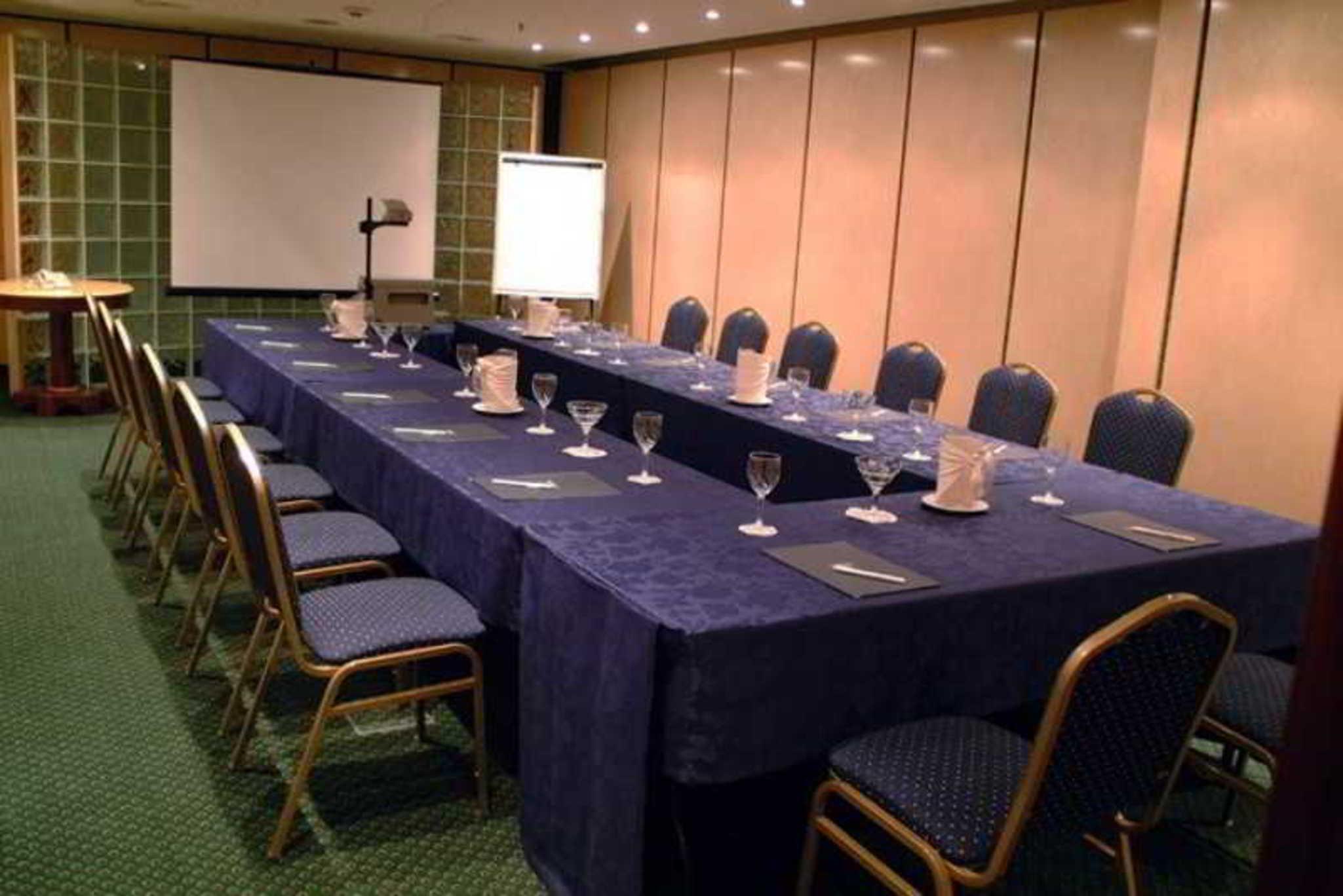Hotel Abasto 4*