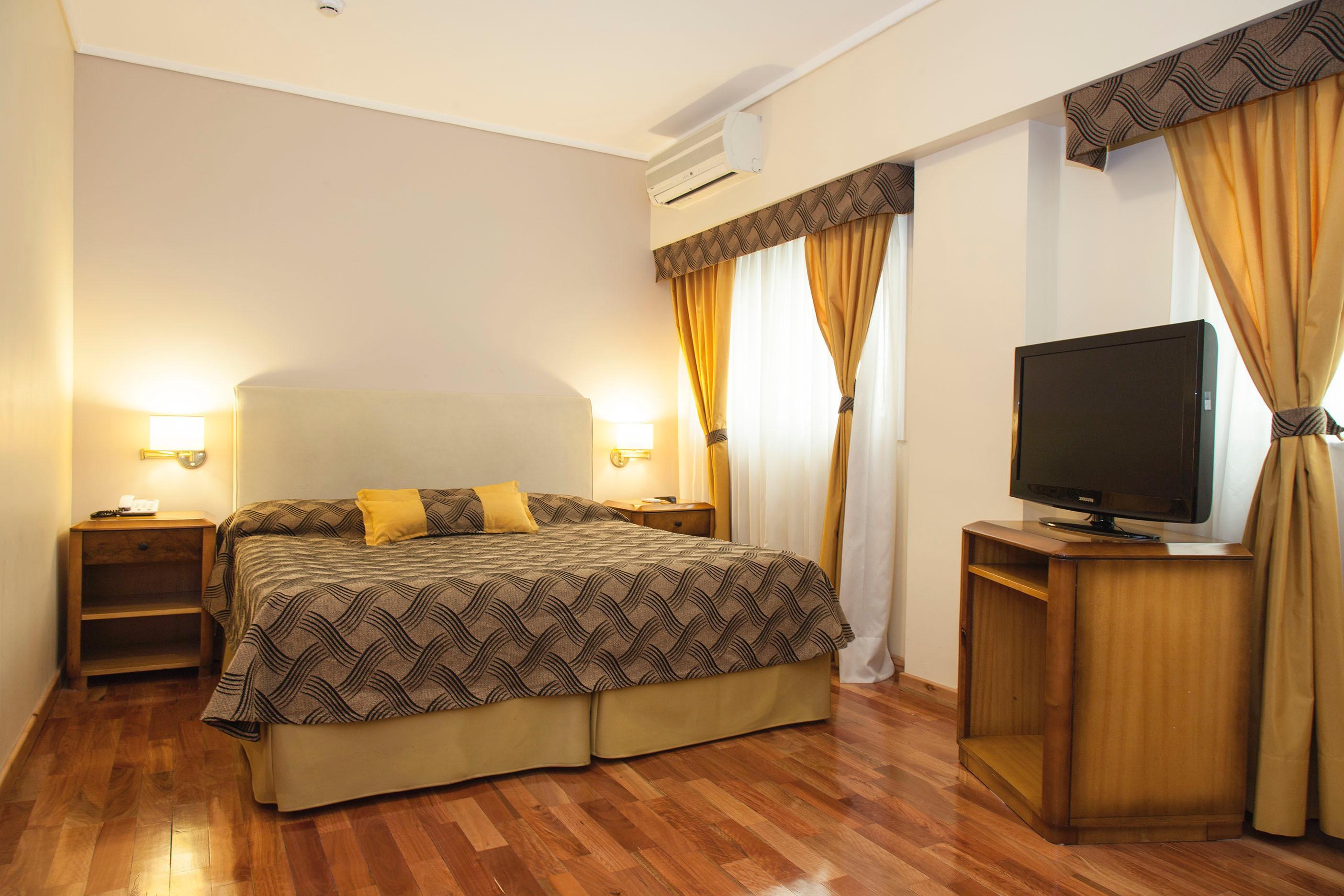 Tritone 3* Ciudad Autónoma de Buenos Aires