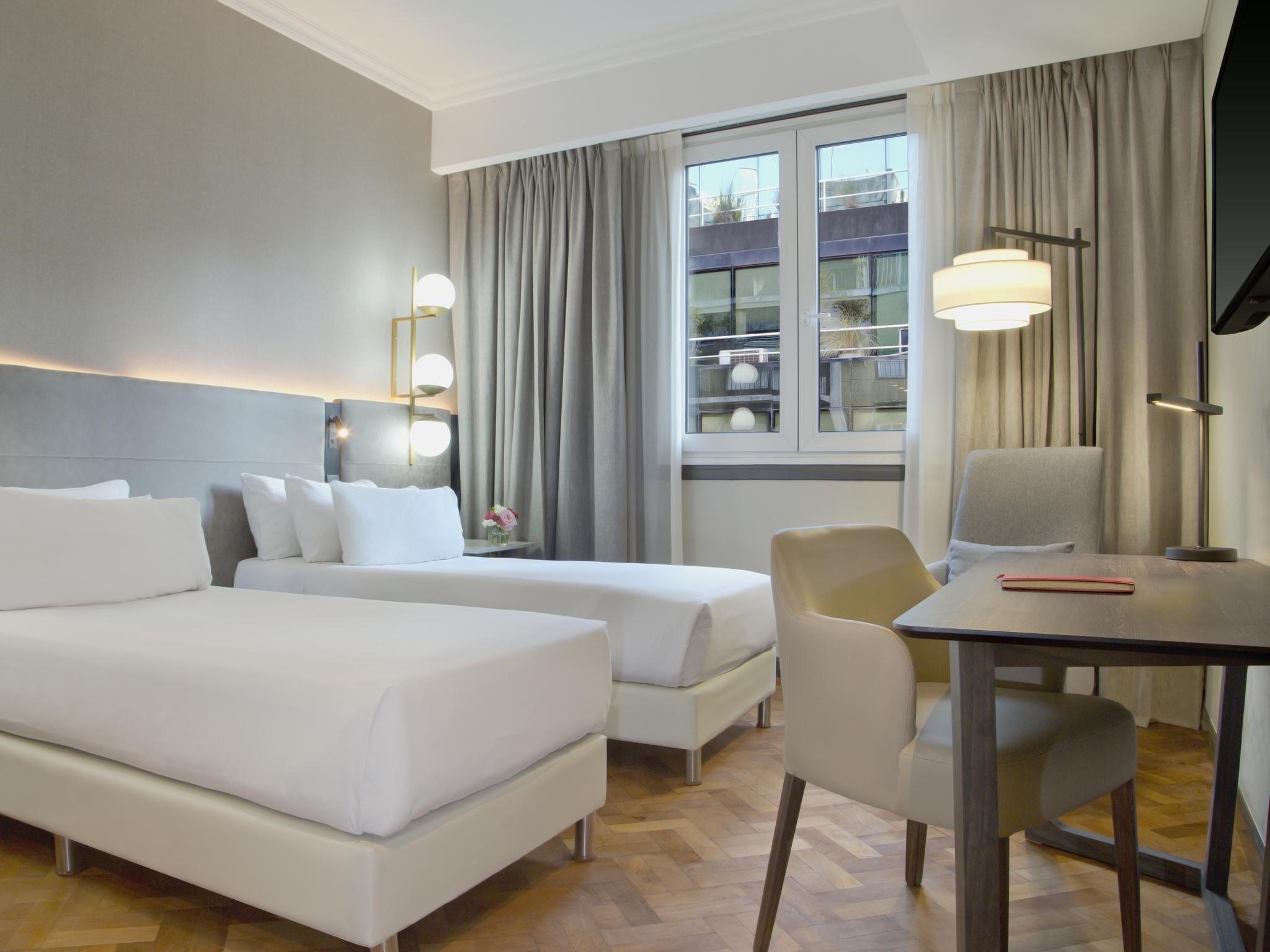 Nh Collection Crillón Hotel