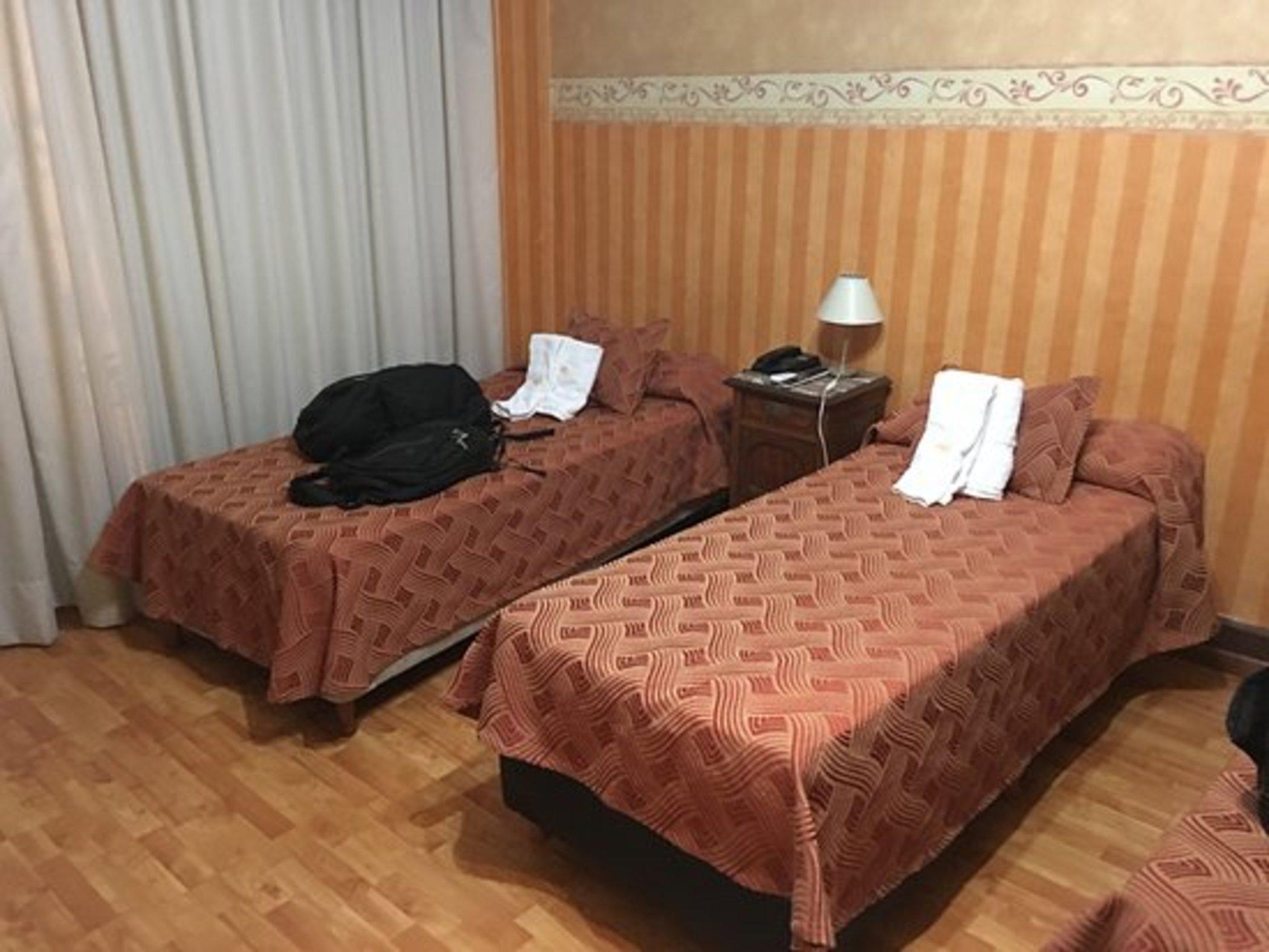 Hotel Reina 2*