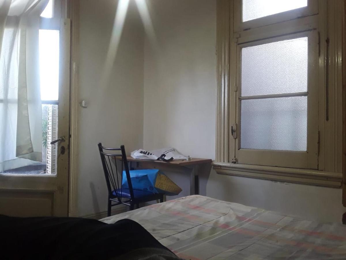 Habitac Indiv Casa De Familia, Flores * Ciudad Autónoma de Buenos Aires