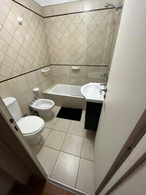 Apartamento Hermoso Dto, Muy Luminoso De 68 Mts, Con Balcon. *