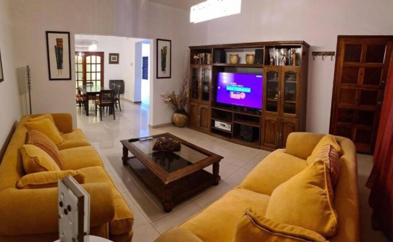 Lola Barracas Casa Con Cochera