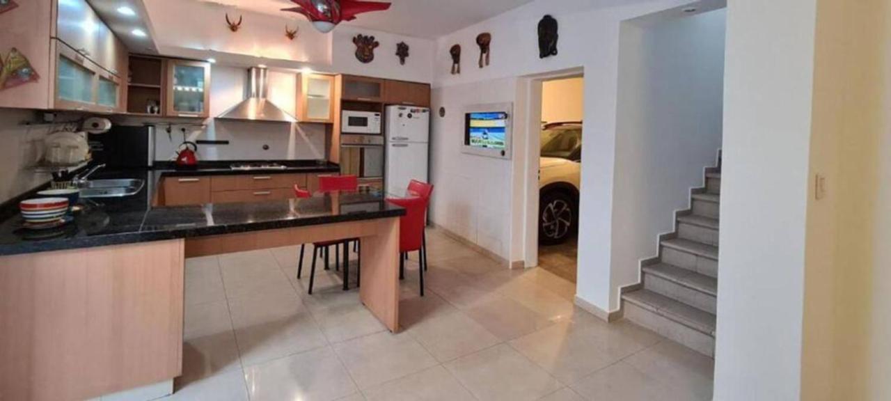 Сasa de vacaciones Lola Barracas Casa Con Cochera *
