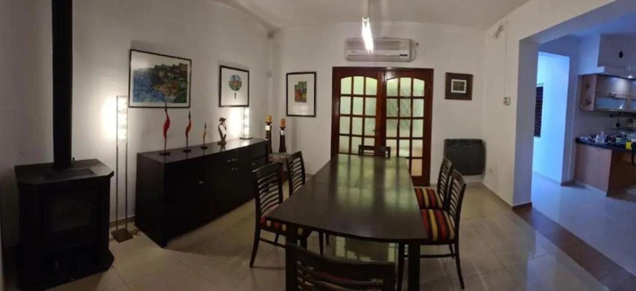 Lola Barracas Casa Con Cochera Casa de férias *