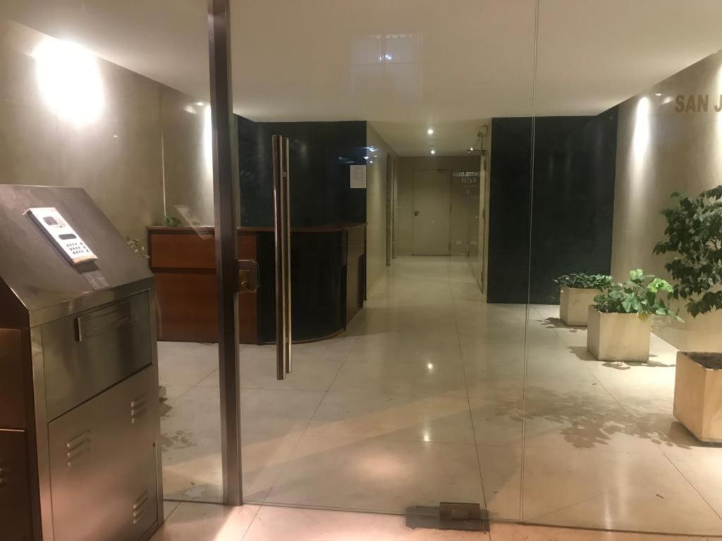 Apartamento Amplio Ambiente Y Medio Luminoso C Pileta, Parilla *