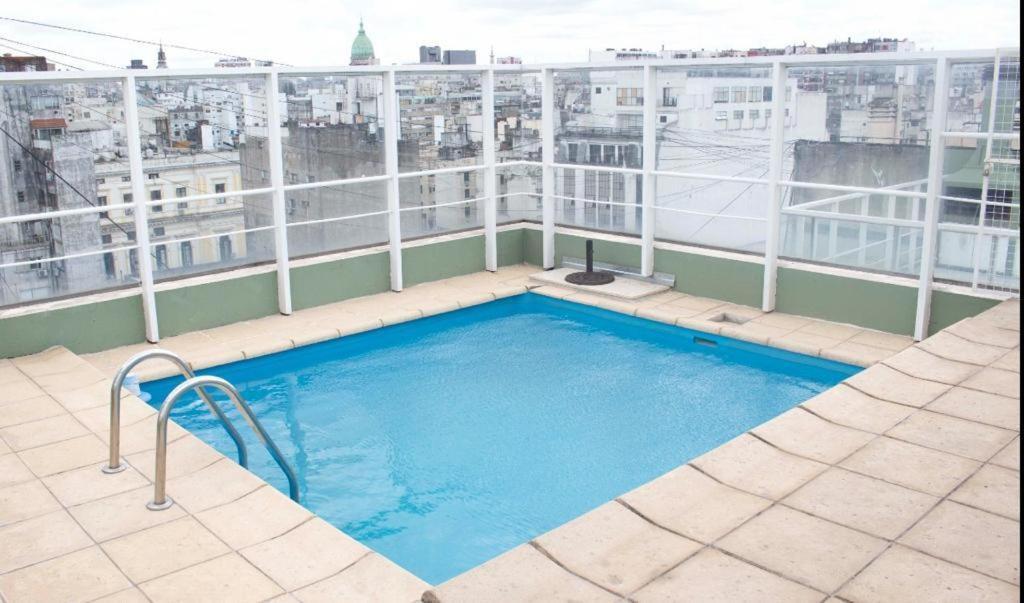 Apartamento Amplio Ambiente Y Medio Luminoso C Pileta, Parilla *