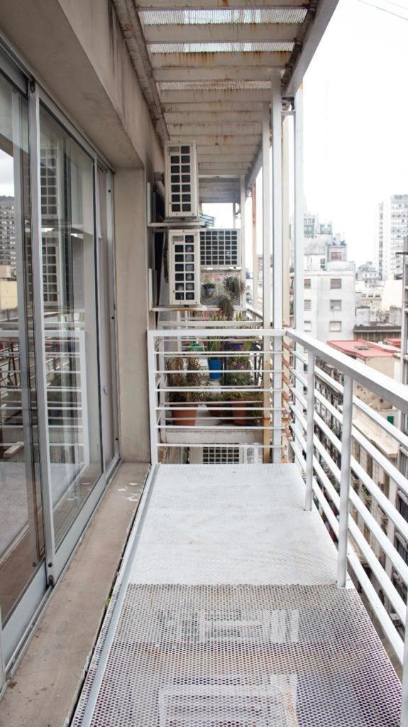 Amplio Ambiente Y Medio Luminoso C Pileta, Parilla Apartamento *