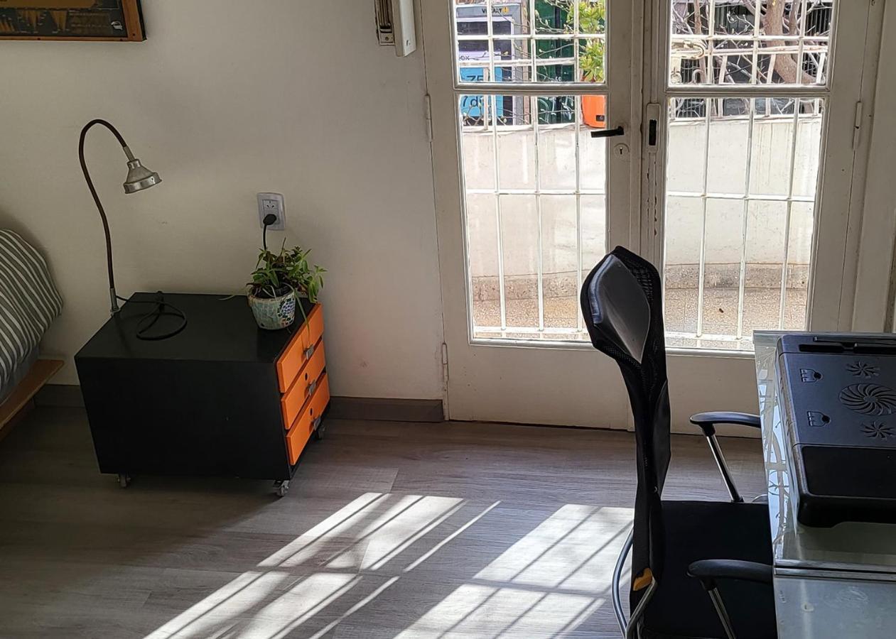 3 Ambientes Con Balcon Y Practico, Lindo Y Con Todo Cerca! *