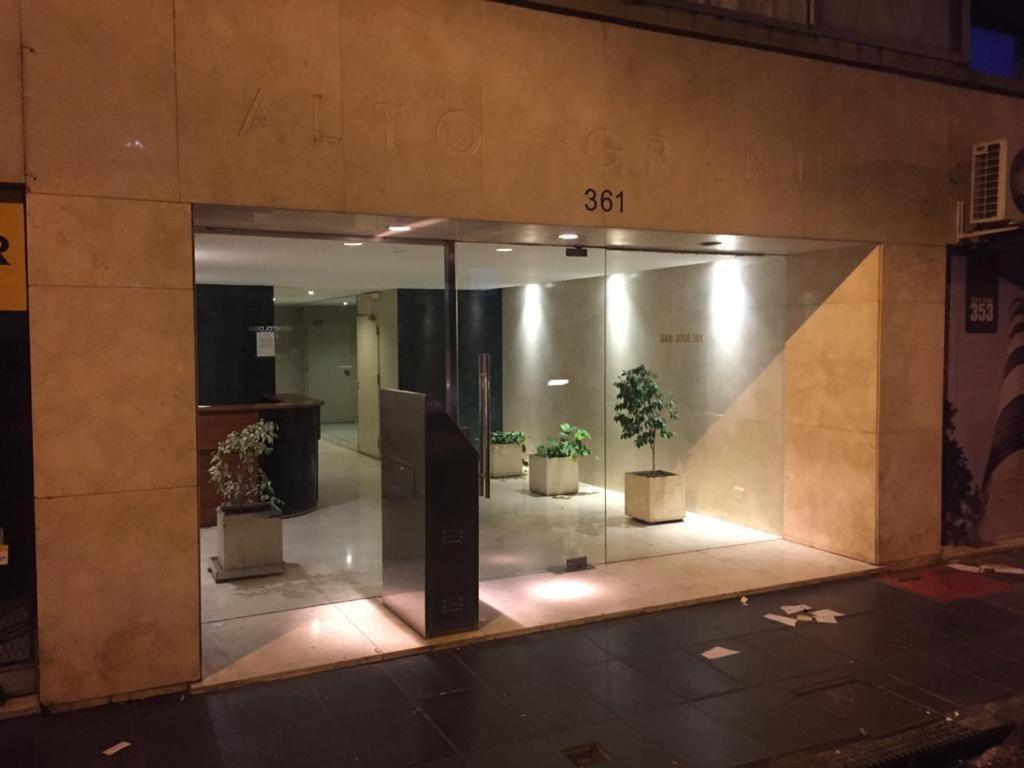 Amplio Ambiente Y Medio Luminoso C Pileta, Parilla * Ciudad Autónoma de Buenos Aires