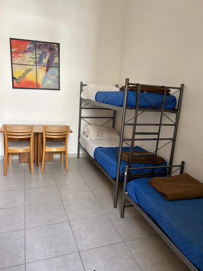 Reina Madre Hostal *