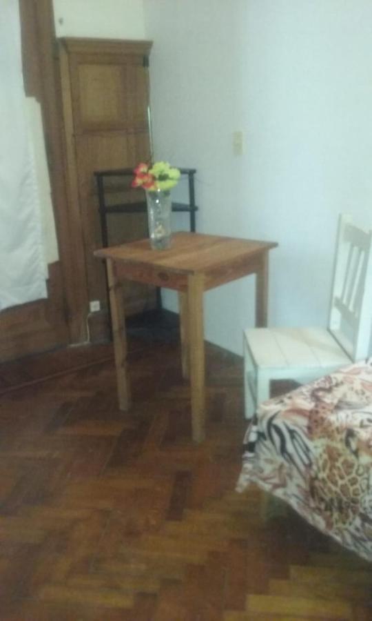 Habitac Indiv Casa De Familia, Flores * Ciudad Autónoma de Buenos Aires