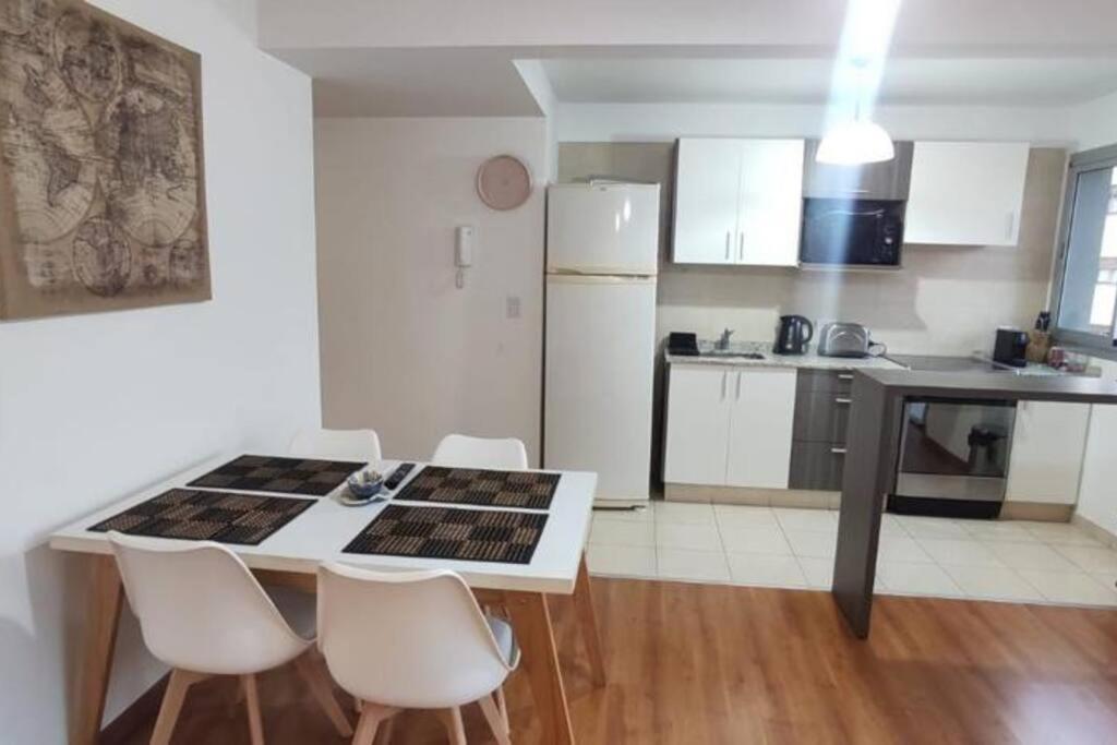Lujoso Departamento Con Pileta En Crespo- Camargo Apartamento *