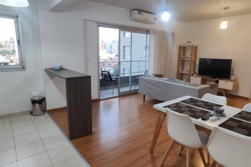 Lujoso Departamento Con Pileta En Crespo- Camargo *