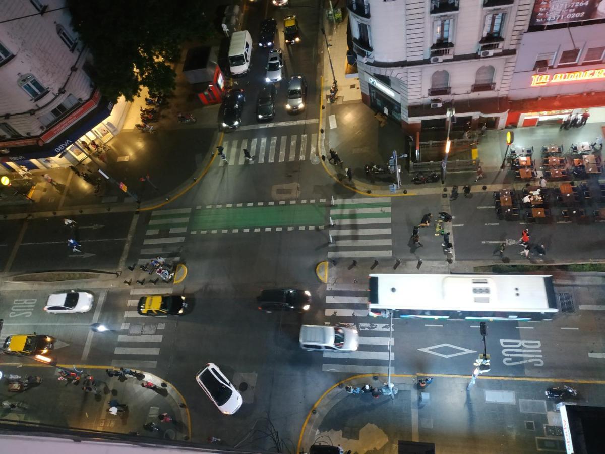 4 Ventanales Sobre La Avenida Corrientes *
