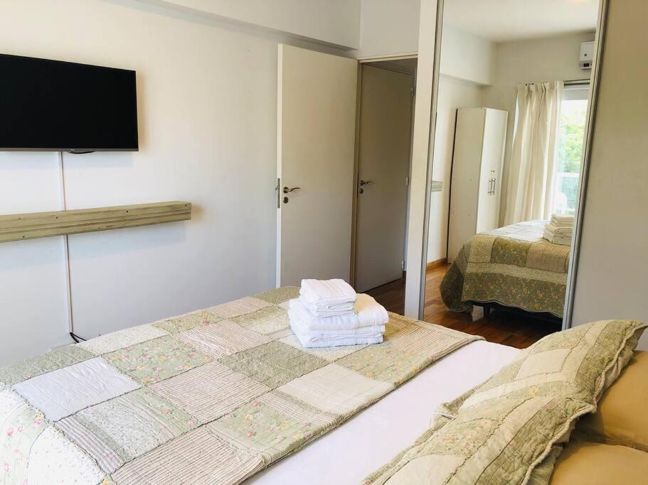 Avenida Federico Lacroze 3-5 *