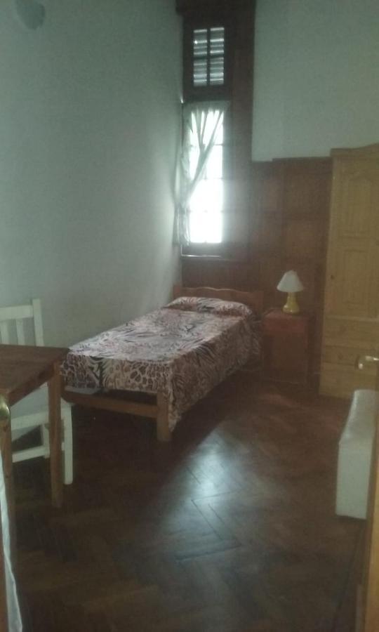 Habitac Indiv Casa De Familia, Flores * Ciudad Autónoma de Buenos Aires