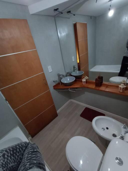 Hermoso, Moderno Con Patio Y Terraza 7 Personas Сasa de vacaciones