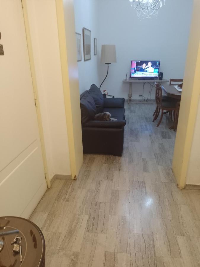 Privadas Doble Y Single Con Bano Compartido En Casa Familiar Habitación en casa particular *