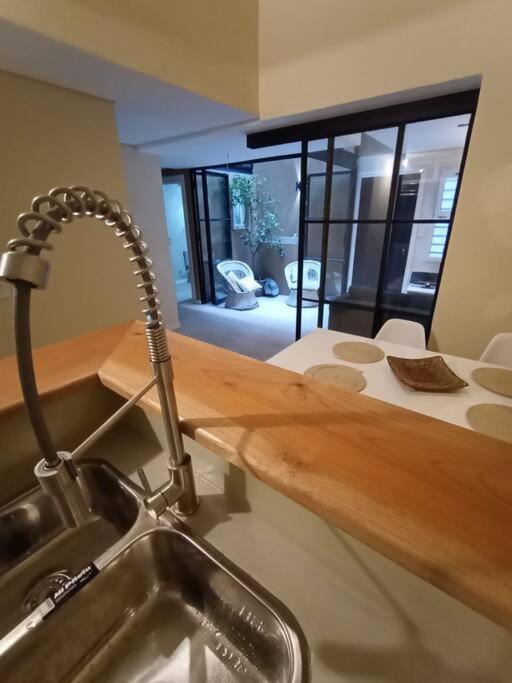 Сasa de vacaciones Hermoso, Moderno Con Patio Y Terraza 7 Personas *