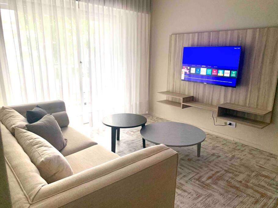 Lovely Ba City 6 Pax 3 Bedr 2 Bath With Balcony View Just Renewed Apartamento *