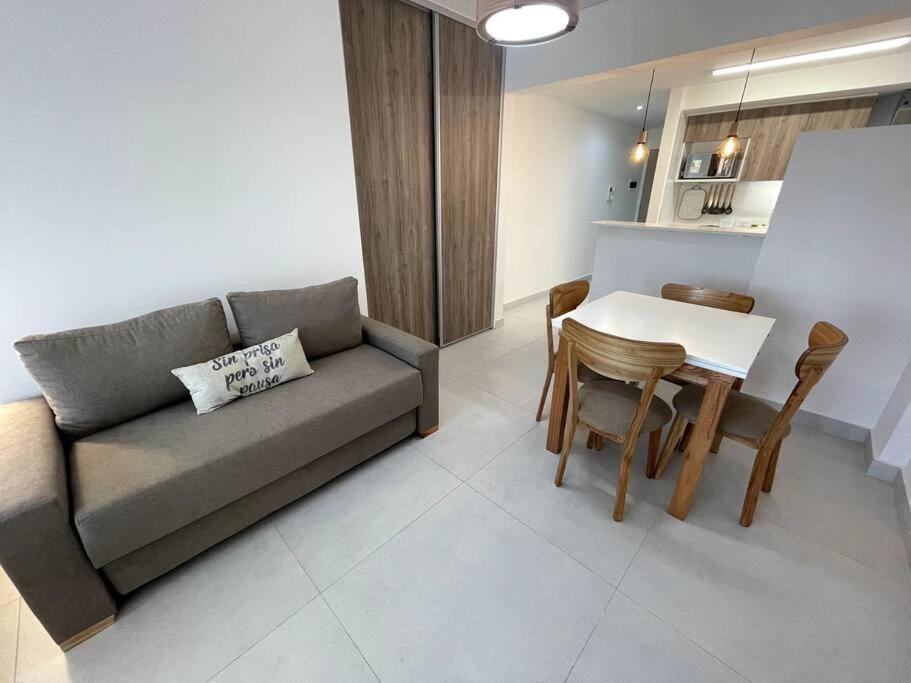Apartamento Departamento A Estrenar Con Pileta Para 4- Rio 5
