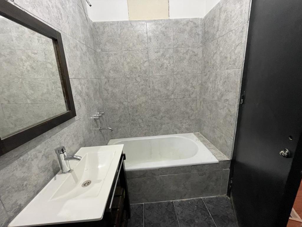 Departamento En Recoleta A 1 Cuadra De Facultad Medicina Y Hospital De Clinicas Apartamento