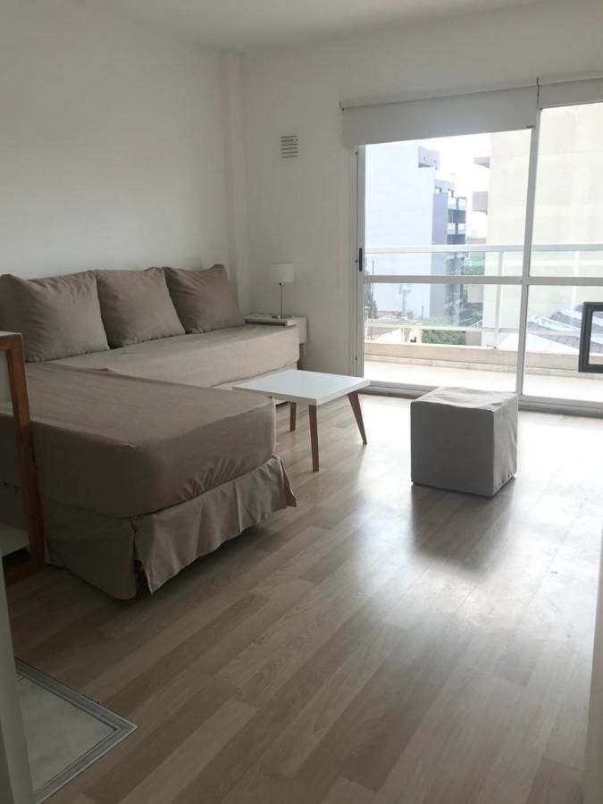 Apartamento Super Luminoso Departamento Con Balcon En El Barrio De Caballito