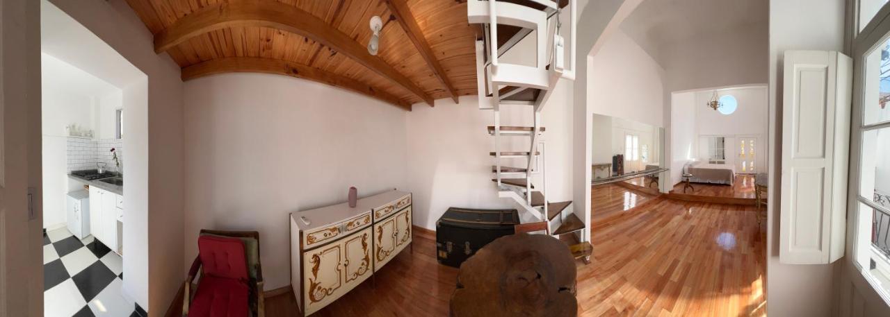 Enchanting Townhouse Loft In Heart Of San Telmo Apartamento