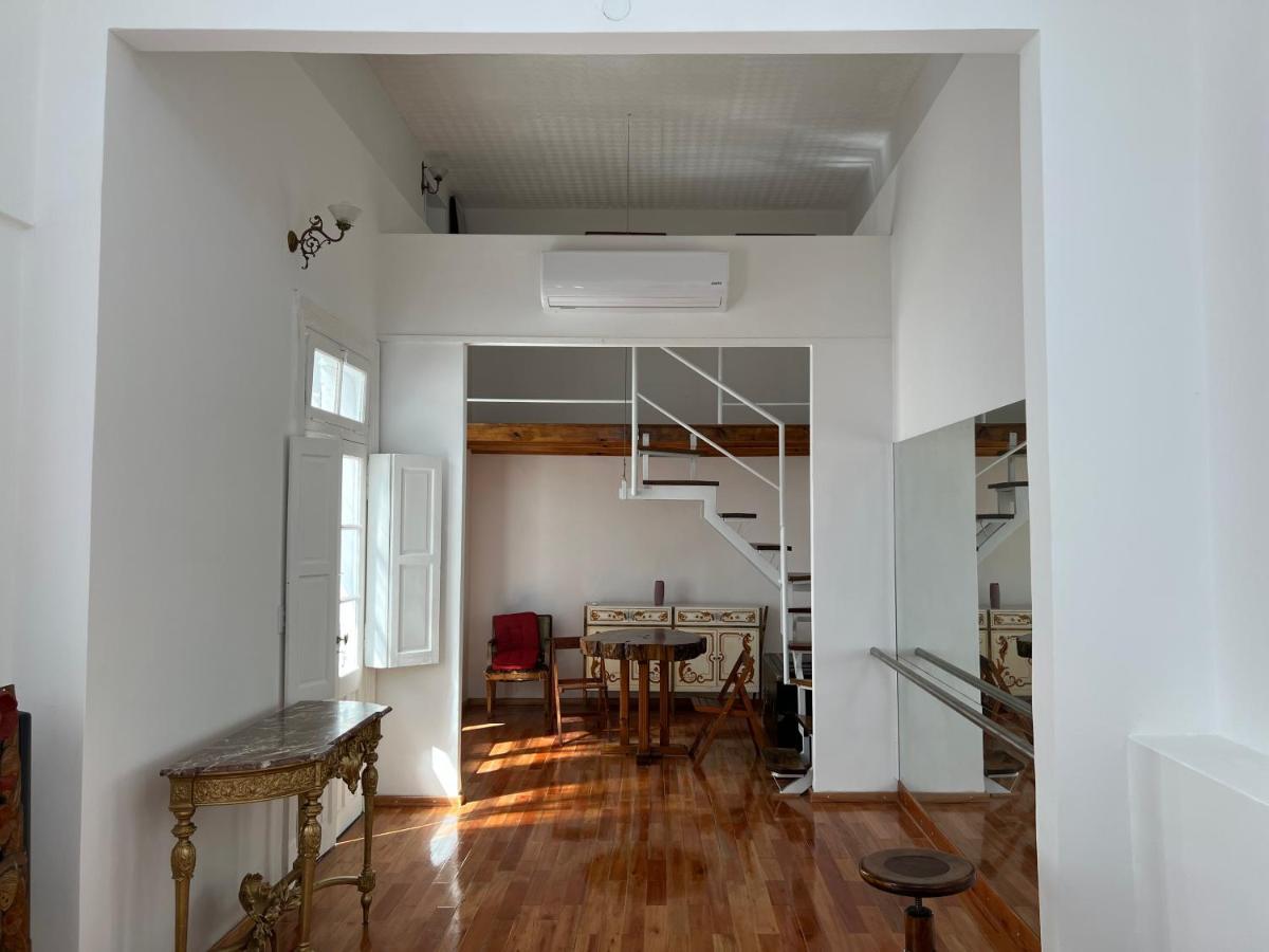 Enchanting Townhouse Loft In Heart Of San Telmo Apartamento