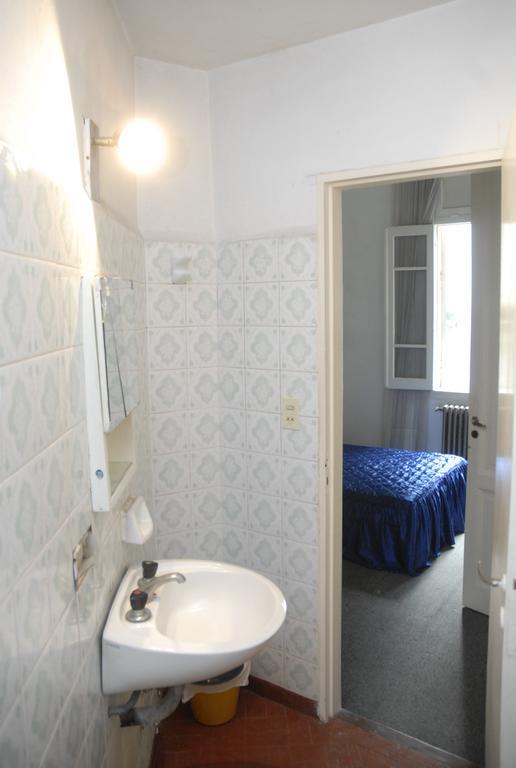 Aries Hotel 2*