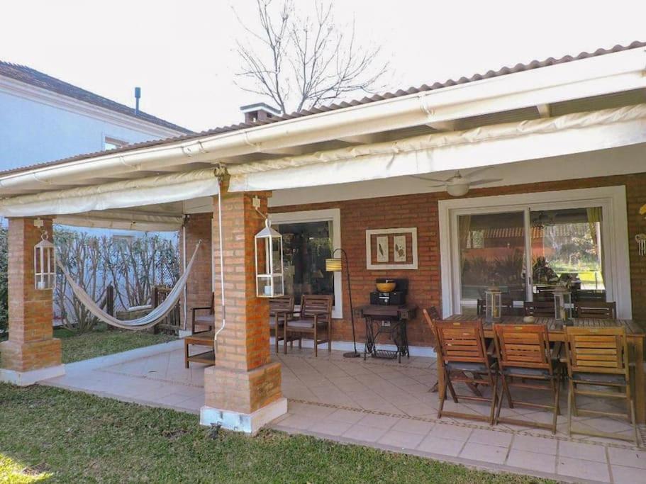 Private With Exclusive Heated And Illuminated Pool In The Best Golf Country Club 18-holes Golf Course Indoor Heated Pool Of The Club Illuminated Professional Soccer And Tennis Courts Children's Recreation Market And All Types Of Services Villa Ciudad Autónoma de Buenos Aires