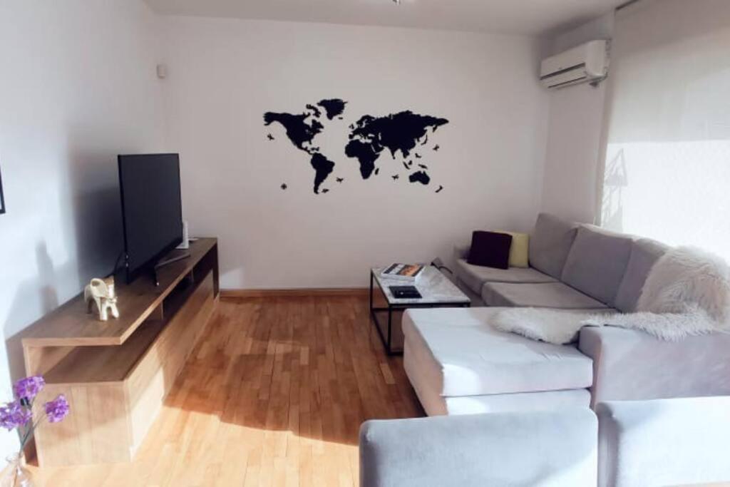 Lujoso Departamento En Pleno Urquiza- Colodrero Apartamento