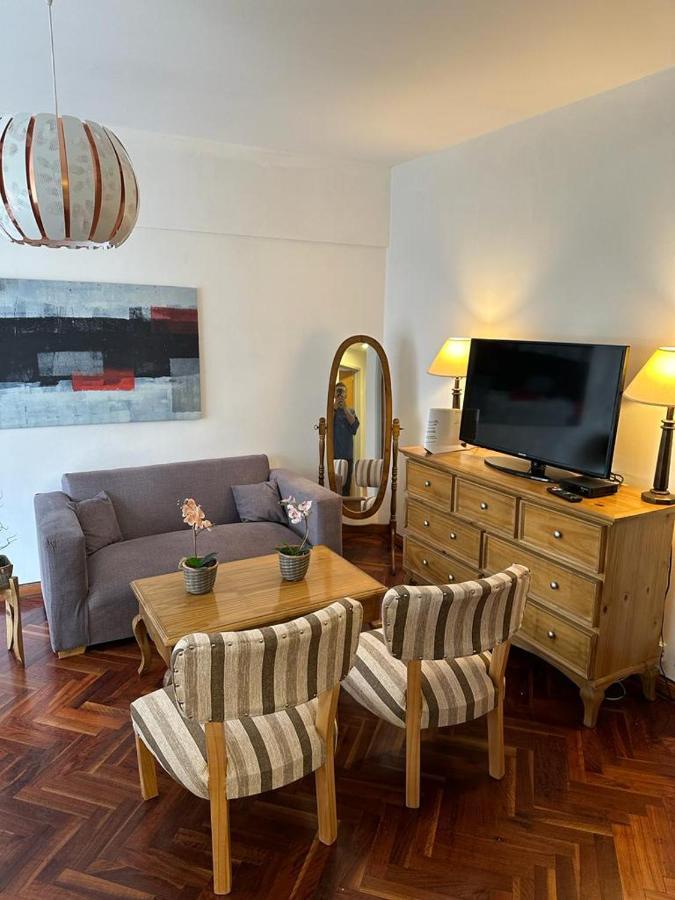 Apartamento Semipiso En La Mejor Zona De Belgrano Todo Al Frente Con Parking Privado Y A Metros Del Subway 2 Parrrilla Solarium Cocina Amplia Lavadero Y Mobiliario Todo A Nuevo Apartamento *