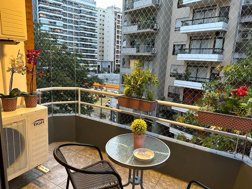 Apartamento Semipiso En La Mejor Zona De Belgrano Todo Al Frente Con Parking Privado Y A Metros Del Subway 2 Parrrilla Solarium Cocina Amplia Lavadero Y Mobiliario Todo A Nuevo * Ciudad Autónoma de Buenos Aires