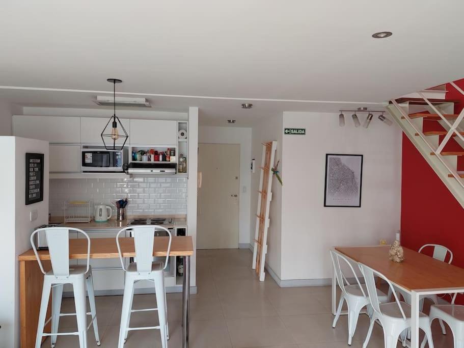 Apartamento Hermoso Duplex Lleno De Aire Y Luz En Crespo *