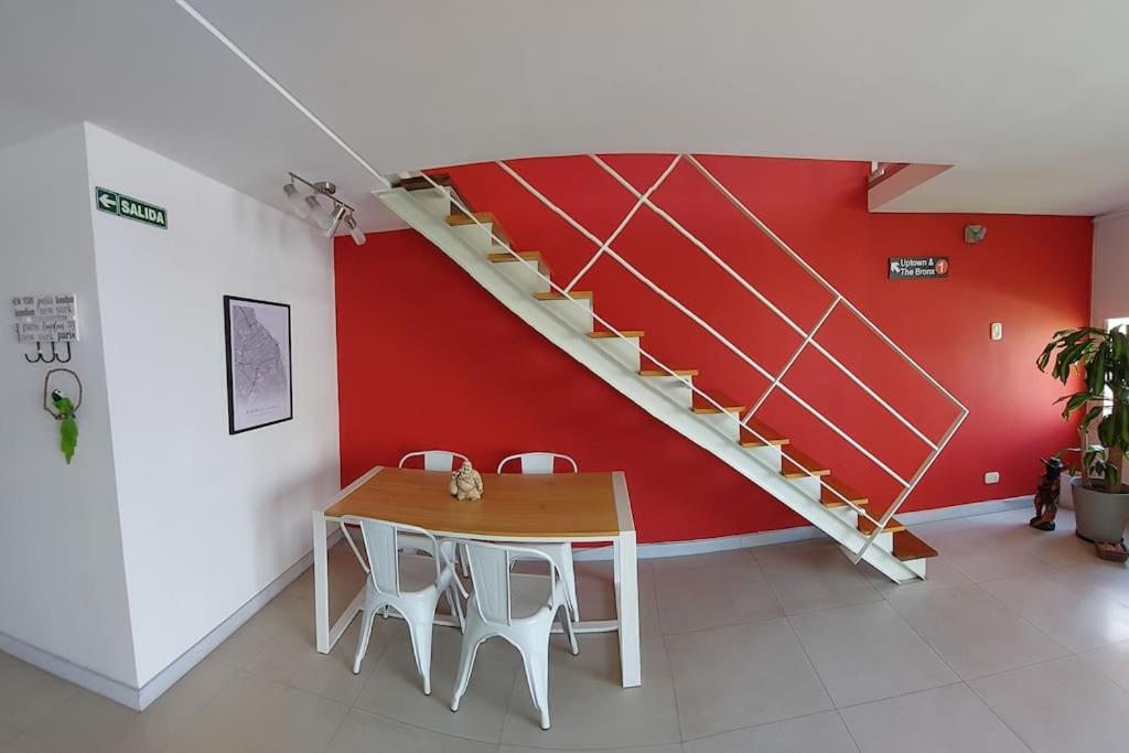 Hermoso Duplex Lleno De Aire Y Luz En Crespo Apartamento